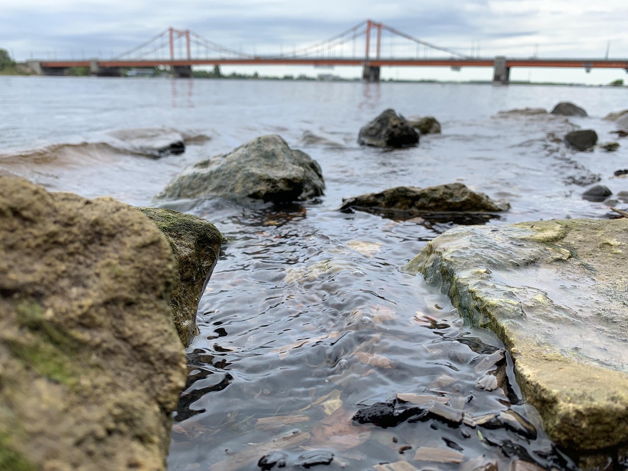 Imagen para portada de desafíos hídricos publicación de las jornadas de derecho y gestión de aguas