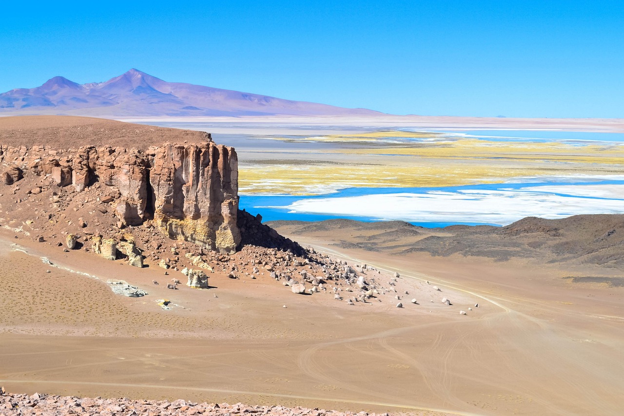 Imagen de área montañosa, desierto de Atacama